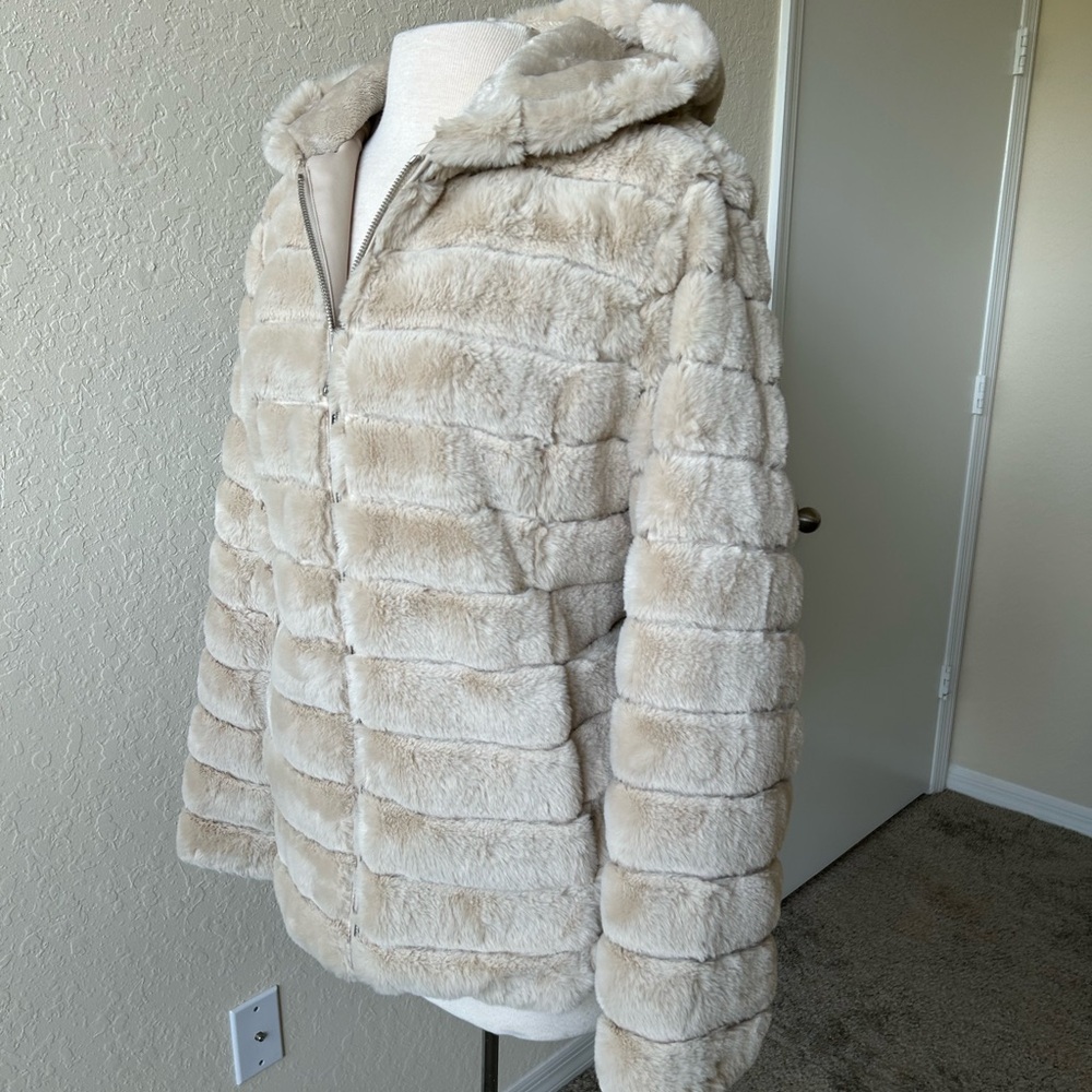 Cream Faux Fur Puffer Zip Jacket Hooded Soft Chic and Effortless - Picture 4 of 8